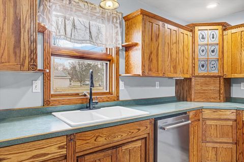 Tiny photo for 726 E Thompson Avenue, Hoopeston, IL 60942 (MLS # 12553426)