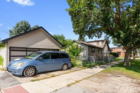 Tiny photo for 7501 W Winnemac Avenue, Harwood Heights, IL 60706 (MLS # 12481399)