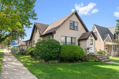 Tiny photo for 7501 W Winnemac Avenue, Harwood Heights, IL 60706 (MLS # 12481399)
