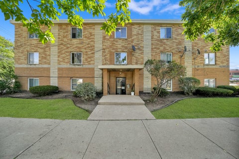 Photo of 5209 S Leclaire Avenue #1A, Chicago, IL 60638 (MLS # 12769046)