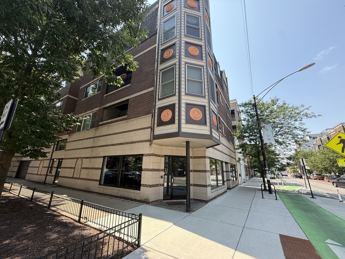 2301 W Belmont Avenue 1