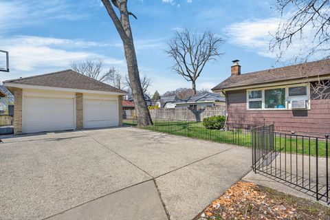 Tiny photo for 618 Monroe Avenue, River Forest, IL 60305 (MLS # 12597965)