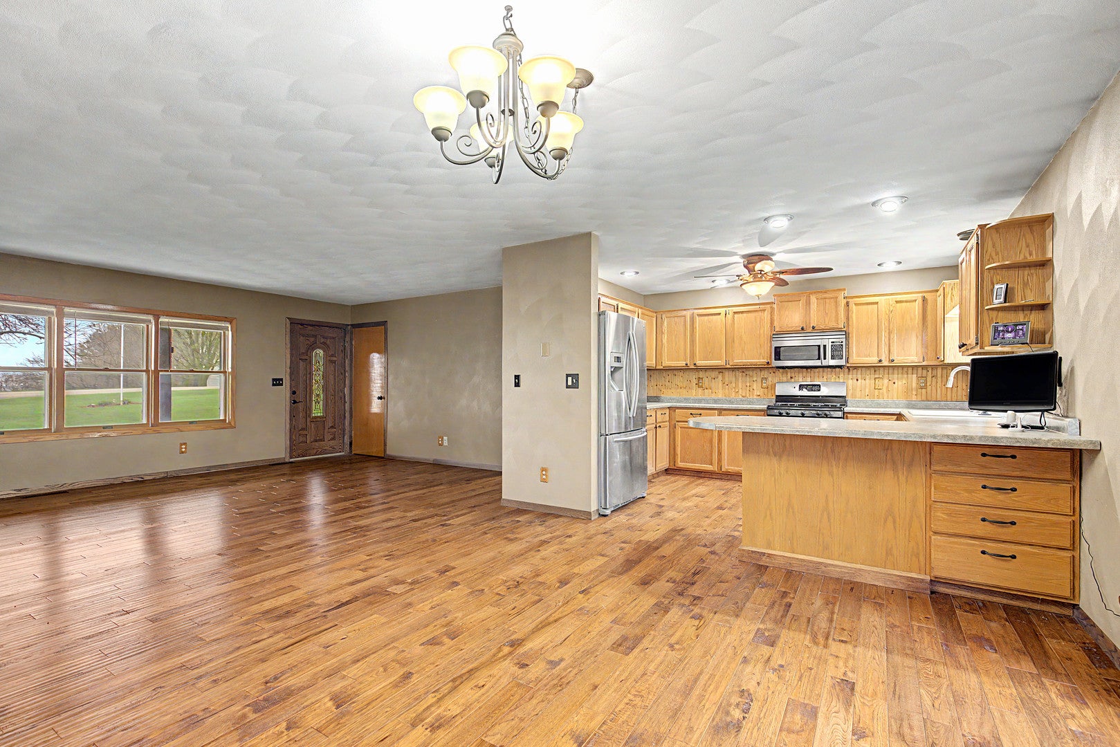 551 S Mapes Drive