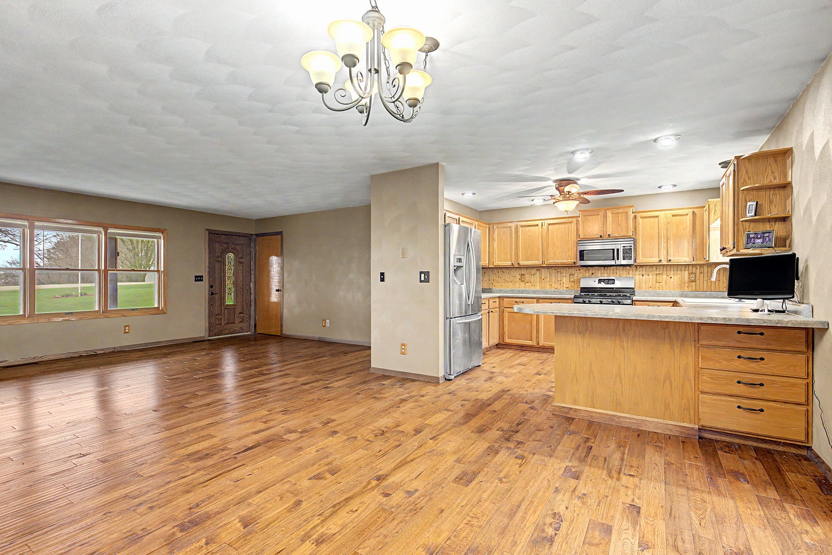 551 S Mapes Drive