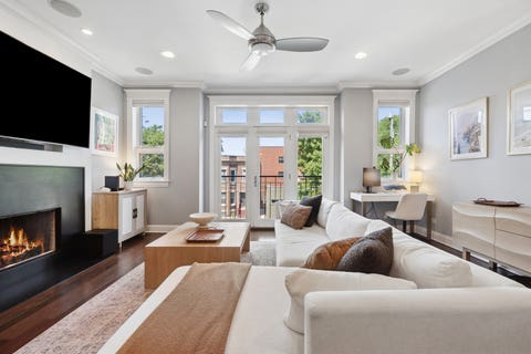 Tiny photo for 1039 W Grace Street #2, Chicago, IL 60613 (MLS # 12669360)