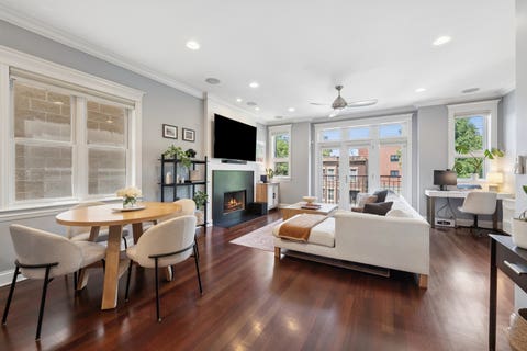 Tiny photo for 1039 W Grace Street #2, Chicago, IL 60613 (MLS # 12669360)