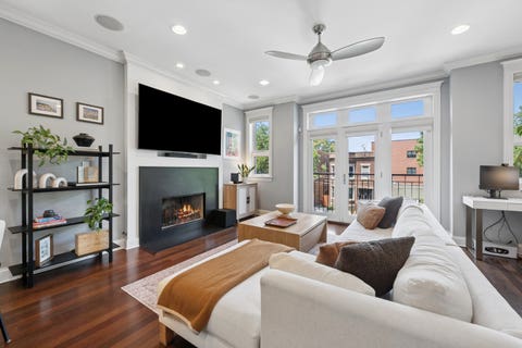 Tiny photo for 1039 W Grace Street #2, Chicago, IL 60613 (MLS # 12669360)