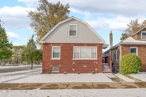 Photo of 9356 S Manistee Avenue, Chicago, IL 60617 (MLS # 12515042)