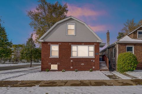 Tiny photo for 9356 S Manistee Avenue, Chicago, IL 60617 (MLS # 12515042)