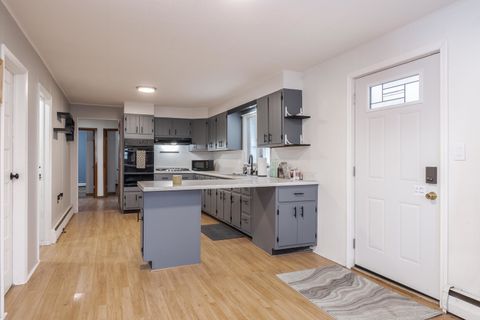 Tiny photo for 1500 E Jefferson Street, Clinton, IL 61727 (MLS # 12428475)
