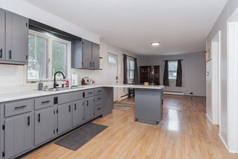 Tiny photo for 1500 E Jefferson Street, Clinton, IL 61727 (MLS # 12428475)