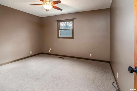 Tiny photo for 18662 Liberty School Road, Thompsonville, IL 62890 (MLS # EB460690)