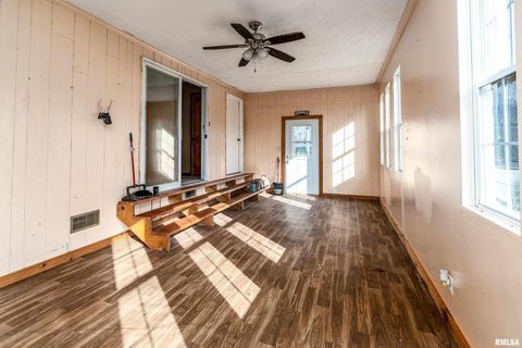 Tiny photo for 18662 Liberty School Road, Thompsonville, IL 62890 (MLS # EB460690)