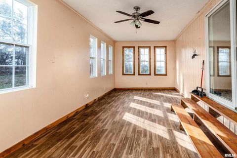 Tiny photo for 18662 Liberty School Road, Thompsonville, IL 62890 (MLS # EB460690)