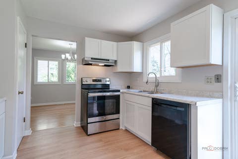 Tiny photo for 227 E Lakeside Drive, Vernon Hills, IL 60061 (MLS # 12730073)