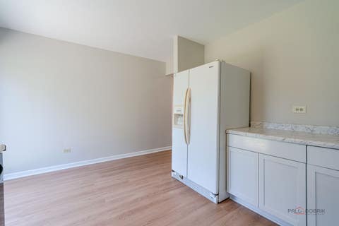 Tiny photo for 227 E Lakeside Drive, Vernon Hills, IL 60061 (MLS # 12730073)