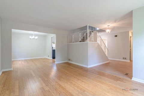 Tiny photo for 227 E Lakeside Drive, Vernon Hills, IL 60061 (MLS # 12730073)