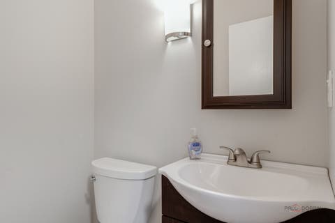 Tiny photo for 227 E Lakeside Drive, Vernon Hills, IL 60061 (MLS # 12730073)