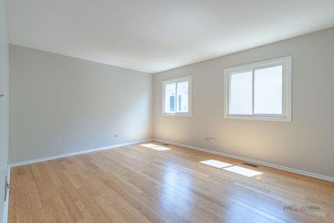 Tiny photo for 227 E Lakeside Drive, Vernon Hills, IL 60061 (MLS # 12730073)