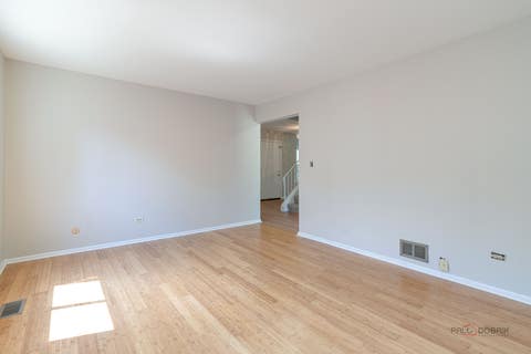 Tiny photo for 227 E Lakeside Drive, Vernon Hills, IL 60061 (MLS # 12730073)