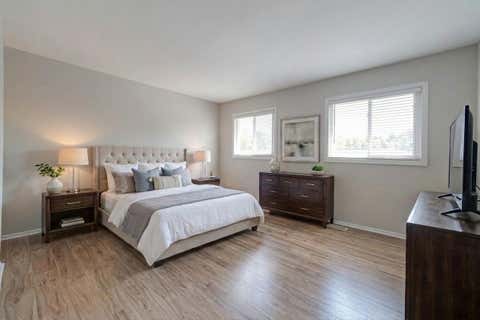 Tiny photo for 227 E Lakeside Drive, Vernon Hills, IL 60061 (MLS # 12730073)