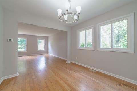 Tiny photo for 227 E Lakeside Drive, Vernon Hills, IL 60061 (MLS # 12730073)