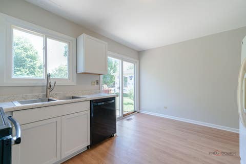 Tiny photo for 227 E Lakeside Drive, Vernon Hills, IL 60061 (MLS # 12730073)