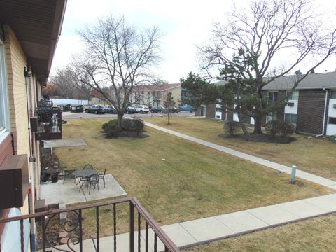 Tiny photo for 9588 N Terrace Place #208H, Des Plaines, IL 60016 (MLS # 12558977)