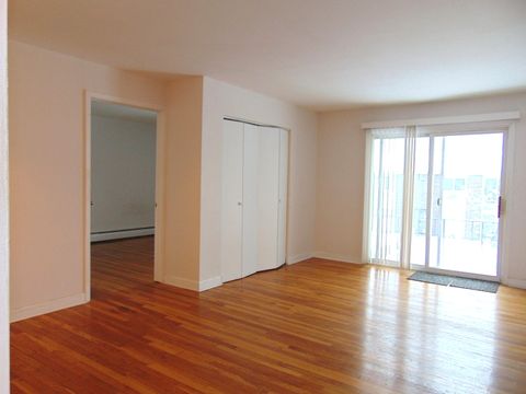 Tiny photo for 9588 N Terrace Place #208H, Des Plaines, IL 60016 (MLS # 12558977)