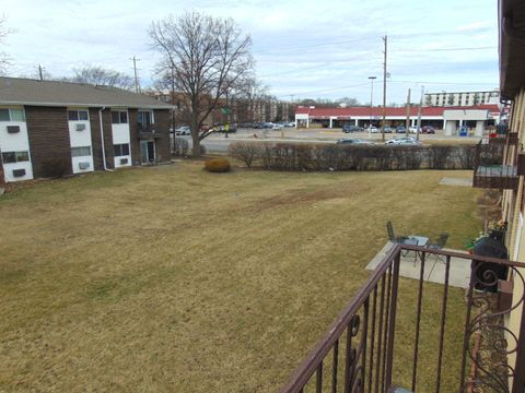 Tiny photo for 9588 N Terrace Place #208H, Des Plaines, IL 60016 (MLS # 12558977)