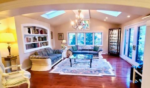 Tiny photo for 1210 Hawthorne Lane, Hinsdale, IL 60521 (MLS # 12491489)