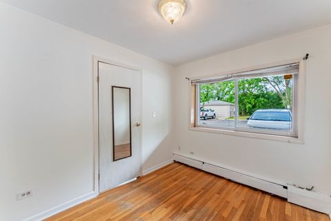 Tiny photo for 758 Dempster Street #DG5, Mount Prospect, IL 60056 (MLS # 12494290)