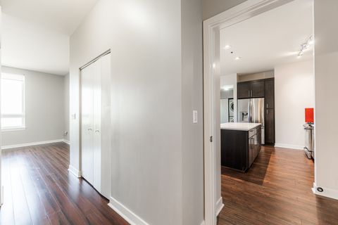 Tiny photo for 6000 N Cicero Avenue #512, Chicago, IL 60646 (MLS # 12444557)