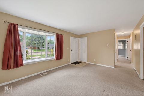 Tiny photo for 1320 N Elmwood Drive, Aurora, IL 60506 (MLS # 12608807)