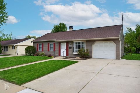 Tiny photo for 1320 N Elmwood Drive, Aurora, IL 60506 (MLS # 12608807)