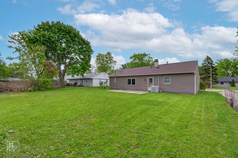 Tiny photo for 1320 N Elmwood Drive, Aurora, IL 60506 (MLS # 12608807)