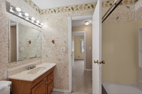 Tiny photo for 1320 N Elmwood Drive, Aurora, IL 60506 (MLS # 12608807)