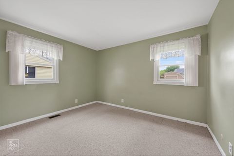 Tiny photo for 1320 N Elmwood Drive, Aurora, IL 60506 (MLS # 12608807)