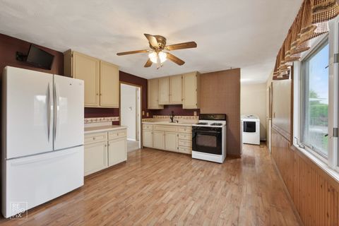 Tiny photo for 1320 N Elmwood Drive, Aurora, IL 60506 (MLS # 12608807)