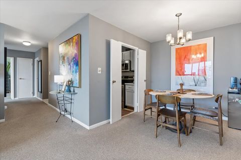 Tiny photo for 3930 N PINE GROVE Avenue #1811, Chicago, IL 60613 (MLS # 12462957)