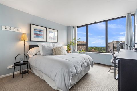 Tiny photo for 3930 N PINE GROVE Avenue #1811, Chicago, IL 60613 (MLS # 12462957)
