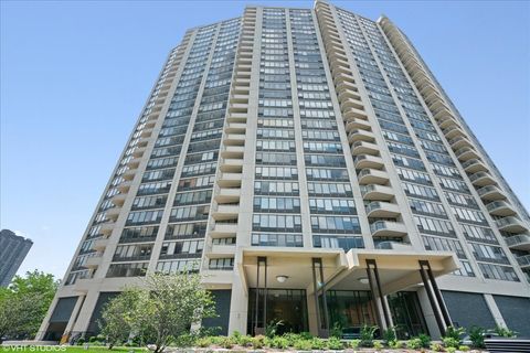Photo of 3930 N PINE GROVE Avenue #1811, Chicago, IL 60613 (MLS # 12462957)