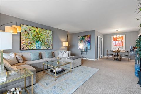 Tiny photo for 3930 N PINE GROVE Avenue #1811, Chicago, IL 60613 (MLS # 12462957)