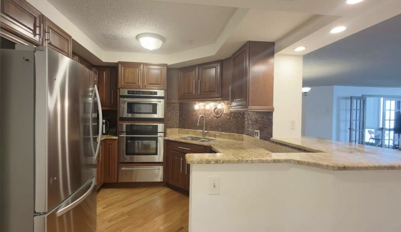 195 N Harbor Drive 3905