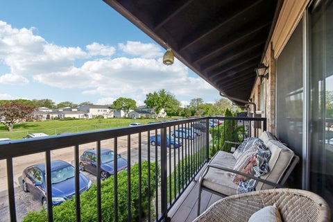 Tiny photo for 800 E Old Willow Road #208, Prospect Heights, IL 60070 (MLS # 12690432)