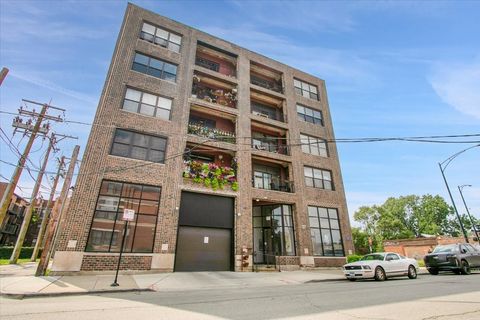 809 E 40th Street 4-4 Chicago IL 60653