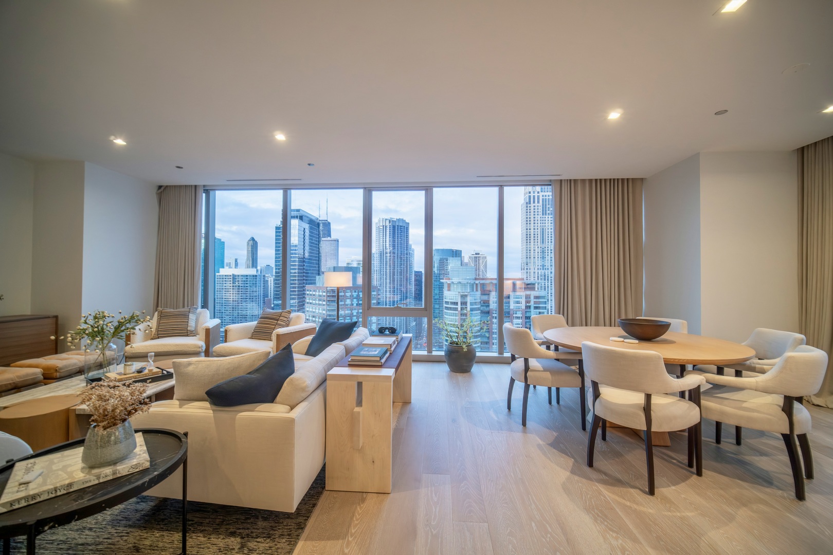 363 E Wacker Drive 2706