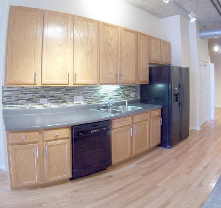 1000 W ADAMS Street 718