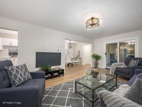 Tiny photo for 1751 Sussex Walk #D, Hoffman Estates, IL 60169 (MLS # 12753509)