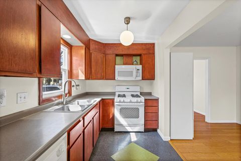 Tiny photo for 910 S Lynn Street, Urbana, IL 61801 (MLS # 12593813)